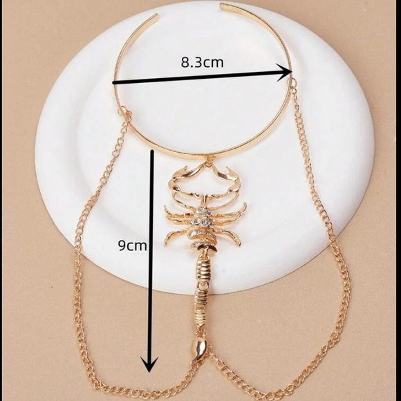 Scorpion Arm Cuff - Picture 5 of 6